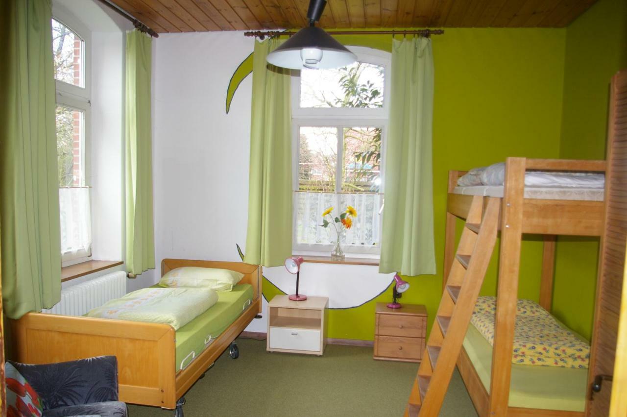 Das Haus Mit Der Roten Telefonzelle Apen Buitenkant foto