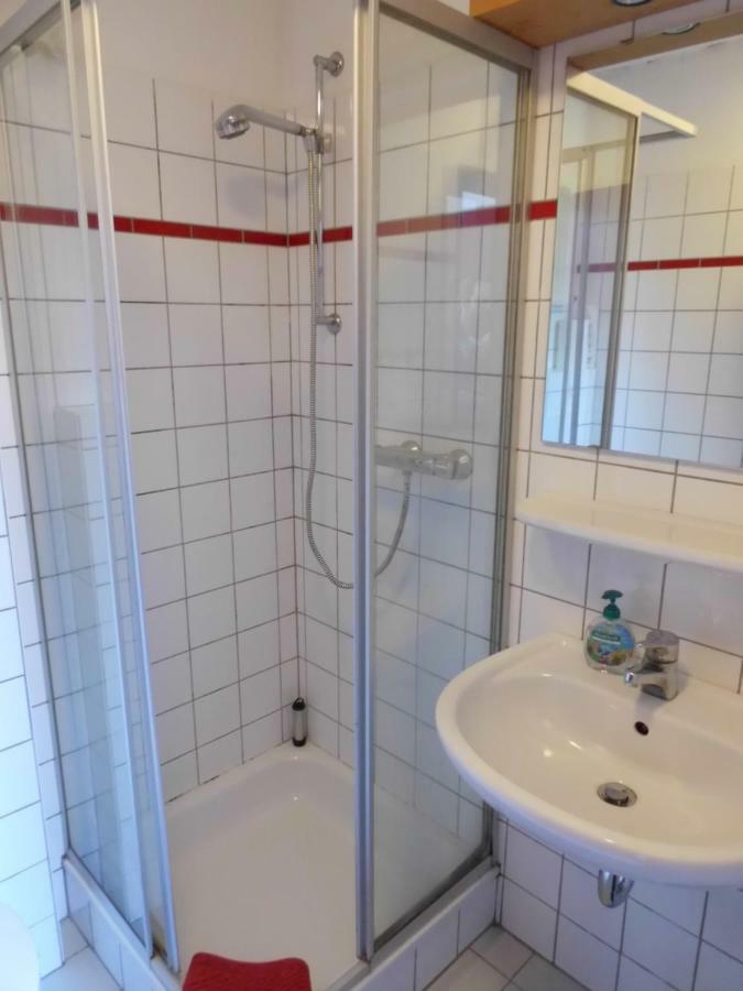 Das Haus Mit Der Roten Telefonzelle Apen Buitenkant foto