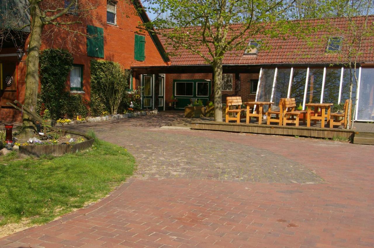 Das Haus Mit Der Roten Telefonzelle Apen Buitenkant foto